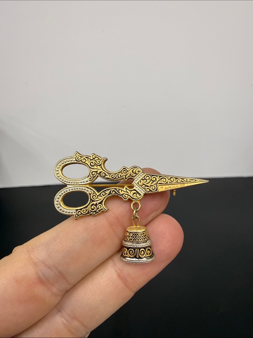 VTG Damascene Brooch Gold Tone Oxidized Scissors Thimble Charm Sewing Quilting